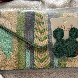 Kay Lee Green and Cream Seed Beaded Clutch /Crossbody with Earrings. NWT.